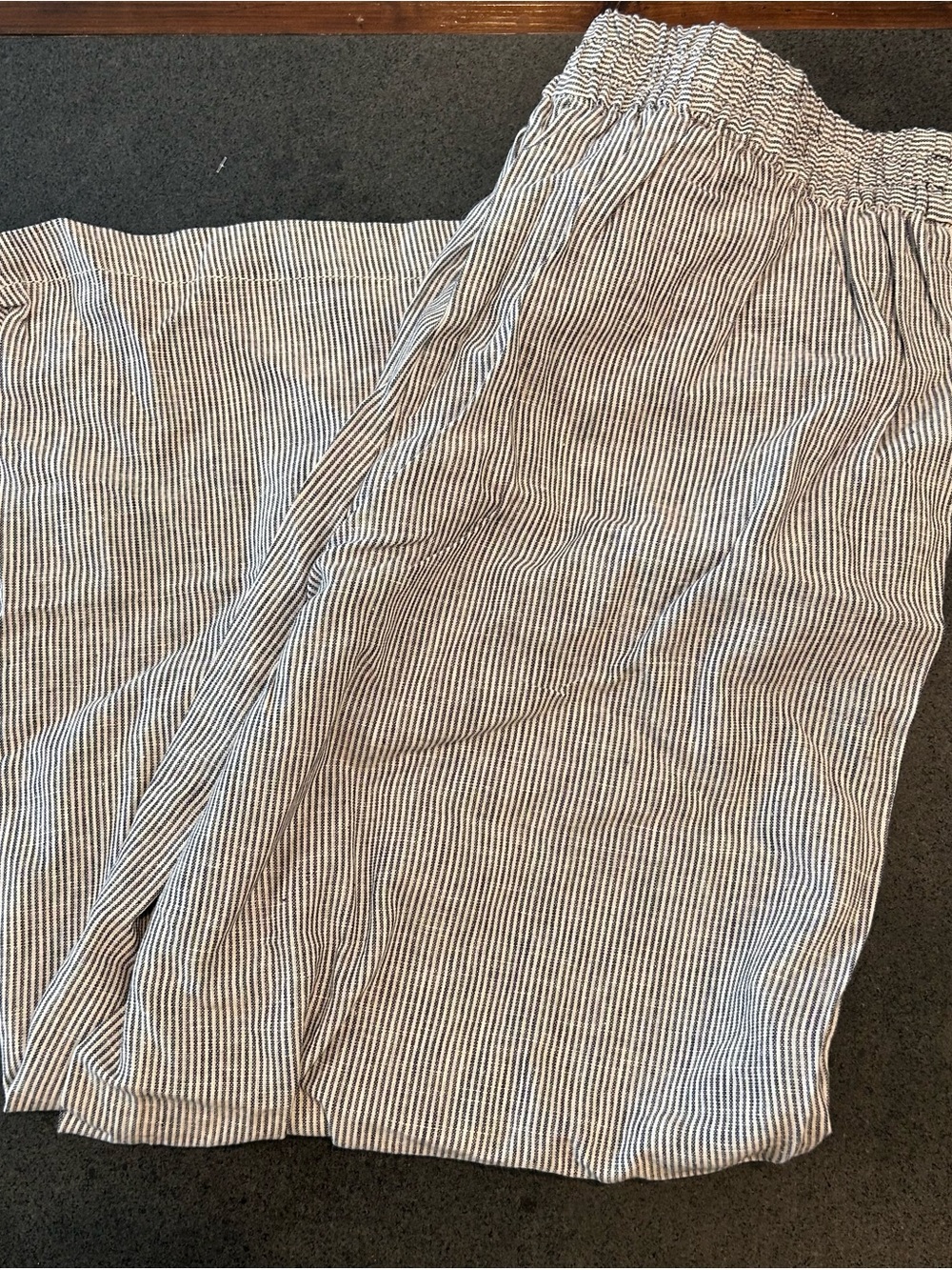 Women’s Cropped Striped Elastic-Waist Casual Pants - White & Navy